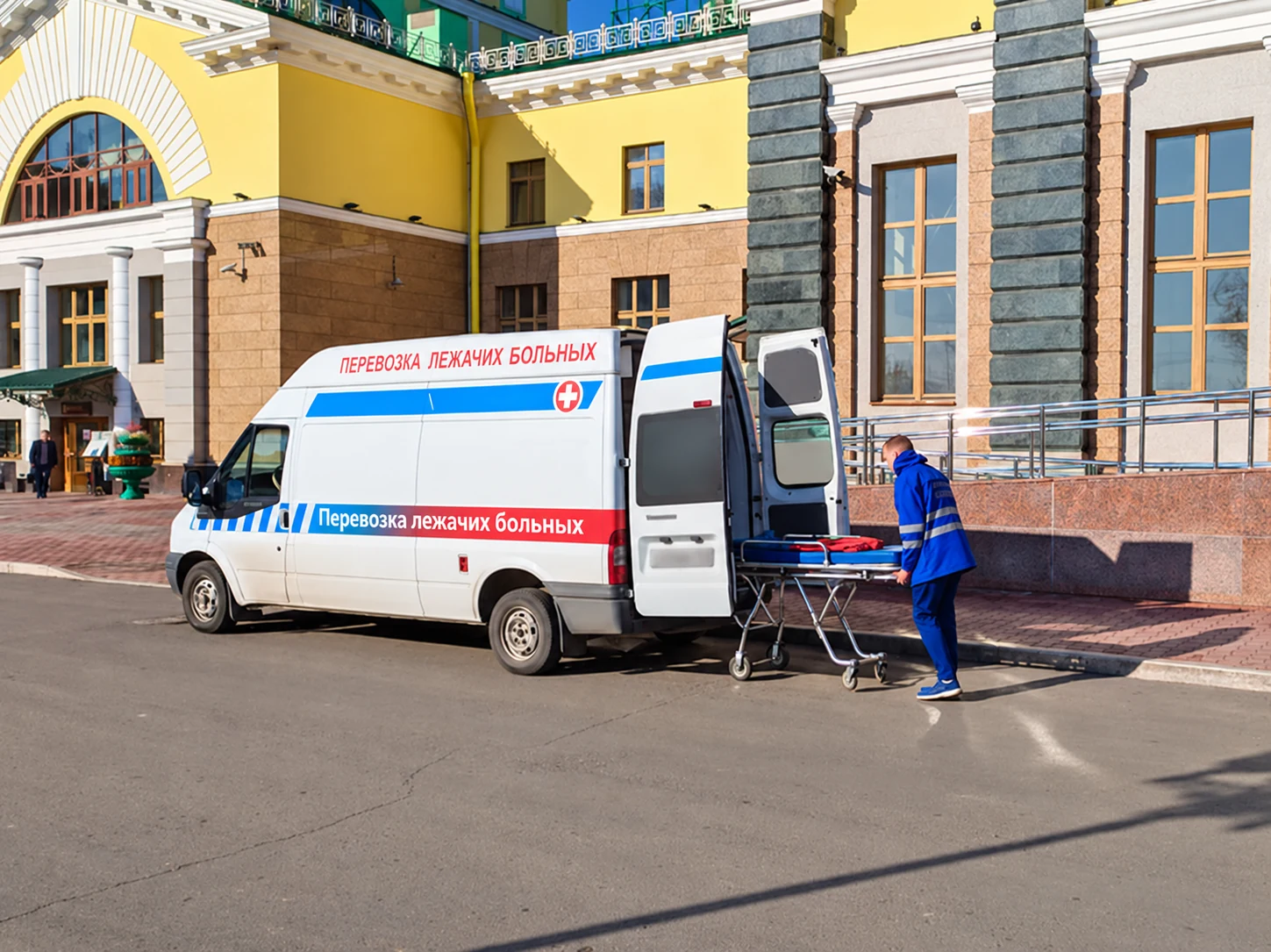 Транспортировка у железнодорожного вокзала